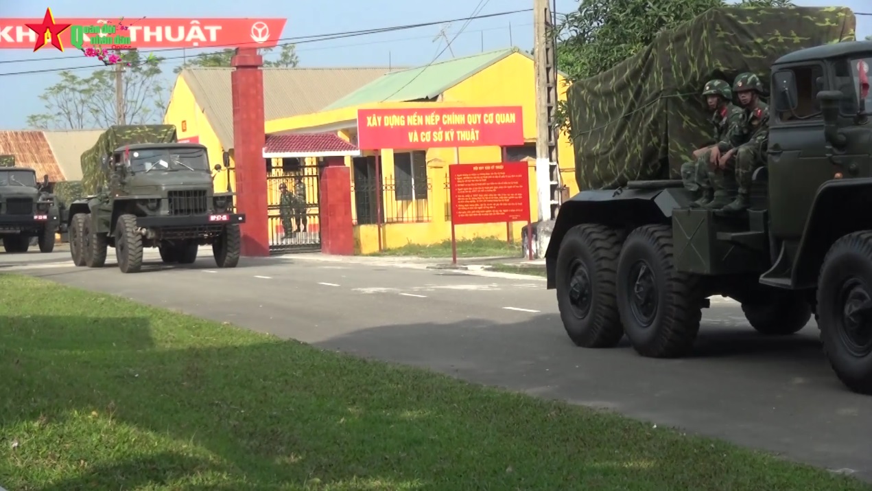 Tướng duy nhất làm tư lệnh hai binh chủng hiện đại của QĐND VN: Vinh dự hiếm thấy - Ảnh 4. Tướng duy nhất làm tư lệnh hai binh chủng hiện đại của QĐND VN: Vinh dự hiếm thấy - Ảnh 4.