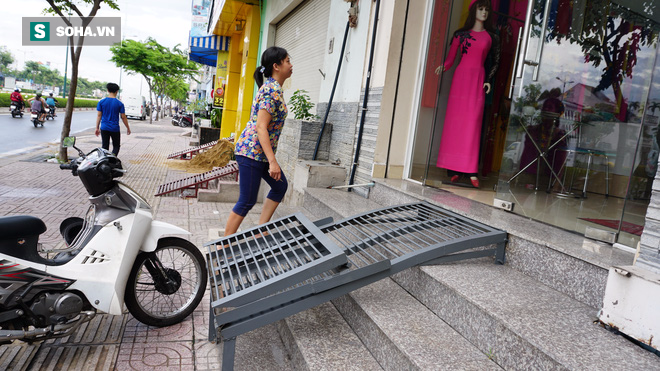 Người dân ở đại lộ đẹp nhất Sài Gòn run run xuống bậc tam cấp như đi qua cầu - Ảnh 5.