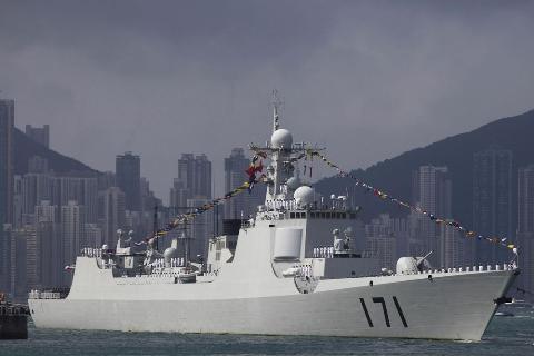 Hải quân Trung Quốc thách thức Mỹ bằng chiêu né đòn - Ảnh 2.