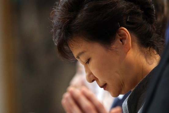 Park Geun Hye: Từ tổng thống trở thành tù nhân số 503 - Ảnh 1. Park Geun Hye: Từ tổng thống trở thành tù nhân số 503 - Ảnh 1.