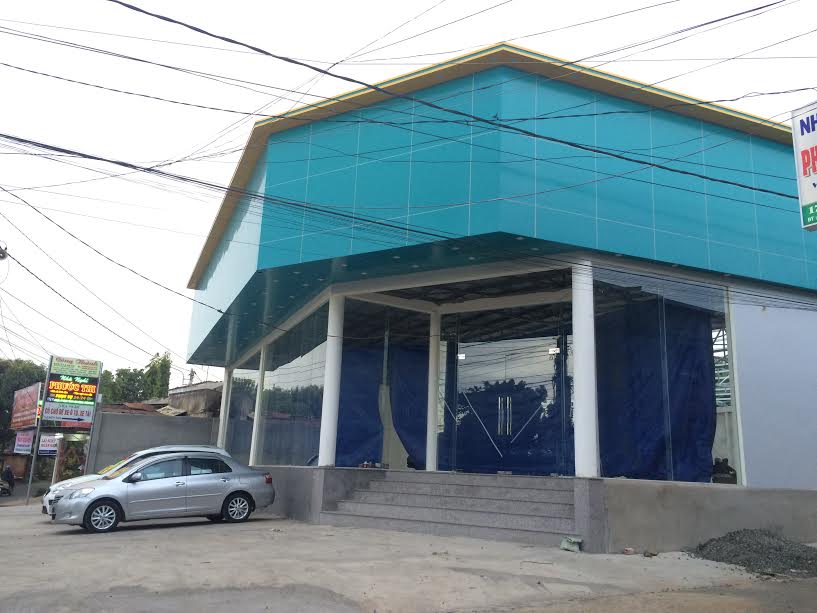 Phó Ban Nội chính tỉnh xây biệt thự bị cưỡng chế, vợ đòi tự tử - Ảnh 2. Phó Ban Nội chính tỉnh xây biệt thự bị cưỡng chế, vợ đòi tự tử - Ảnh 2.