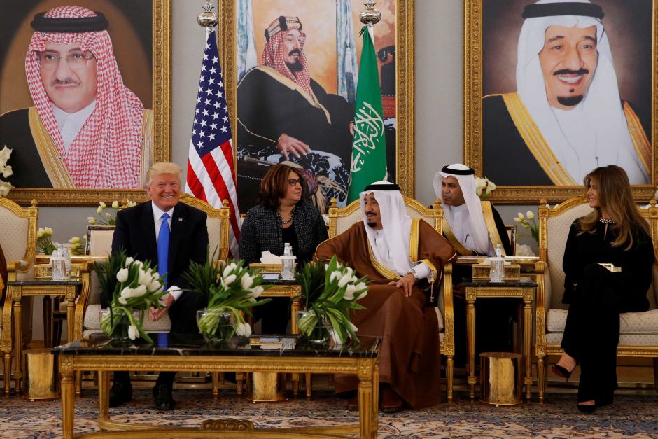 Những mưu tính riêng đằng sau 350 tỷ USD ông Trump kiếm được cho Mỹ từ Ả rập Xê-út - Ảnh 1. Những mưu tính riêng đằng sau 350 tỷ USD ông Trump kiếm được cho Mỹ từ Ả rập Xê-út - Ảnh 1.