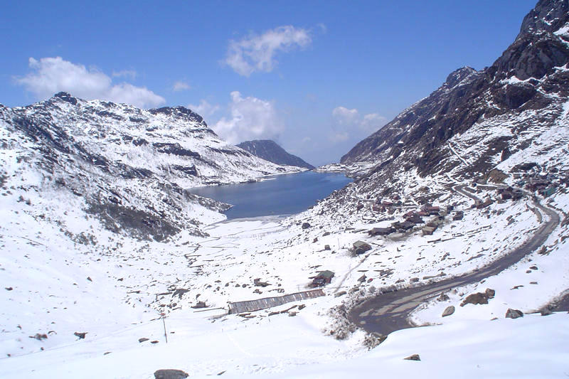 Lo Trung Quốc tấn công phủ đầu, Ấn Độ gấp rút xây boong-ke, chôn mìn, lắp ụ súng máy - Ảnh 2. Lo Trung Quốc tấn công phủ đầu, Ấn Độ gấp rút xây boong-ke, chôn mìn, lắp ụ súng máy - Ảnh 2.