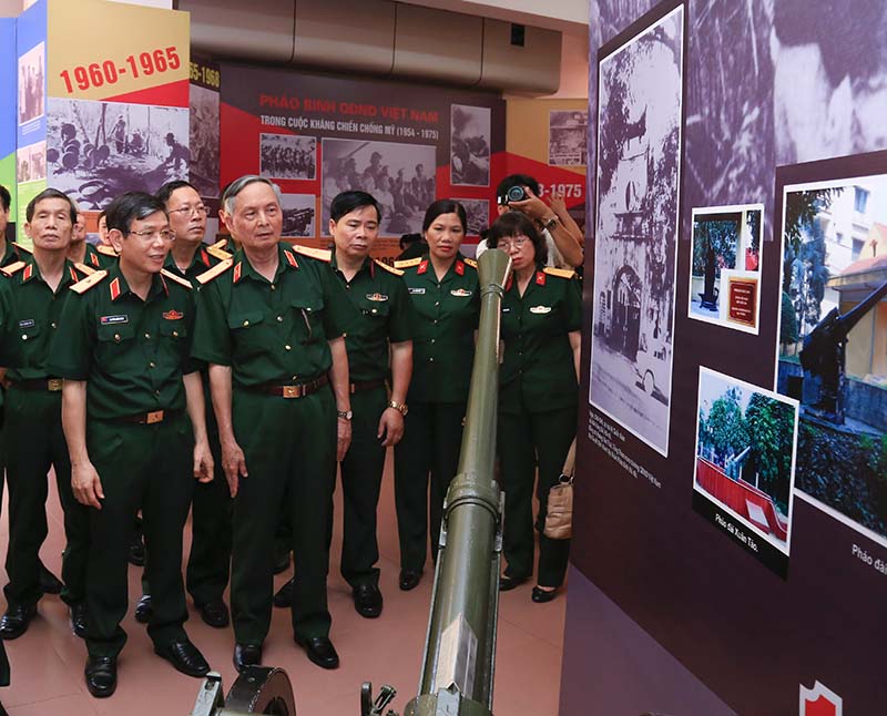 Tướng duy nhất làm tư lệnh hai binh chủng hiện đại của QĐND VN: Vinh dự hiếm thấy - Ảnh 2. Tướng duy nhất làm tư lệnh hai binh chủng hiện đại của QĐND VN: Vinh dự hiếm thấy - Ảnh 2.