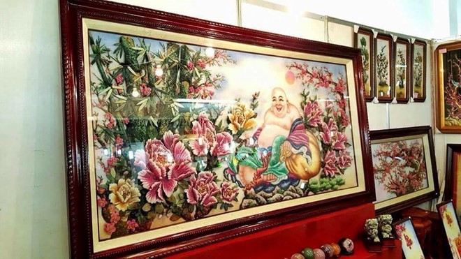 Đại gia Hà Nội chế đào đá quý, trả hơn 100 triệu chưa bán - Ảnh 3. Đại gia Hà Nội chế đào đá quý, trả hơn 100 triệu chưa bán - Ảnh 3.