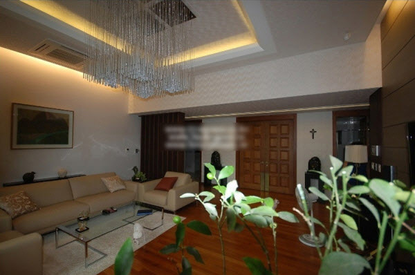 Nữ diễn viên hạng B Hàn bất ngờ nổi tiếng vì cựu tổng thống mua nhà - Ảnh 3.