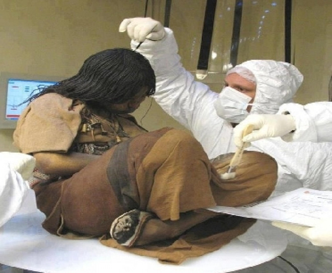 The mummy of a girl buried 500 years ago is still intact and the secret has never been revealed - Photo 3.