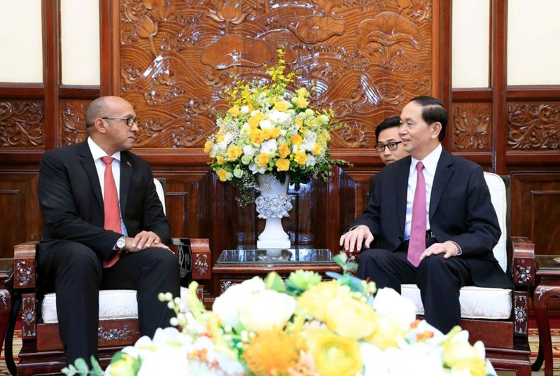 Chủ tịch nước Trần Đại Quang tiếp đại sứ Cuba sáng 28-8 - Ảnh 2. Chủ tịch nước Trần Đại Quang tiếp đại sứ Cuba sáng 28-8 - Ảnh 2.