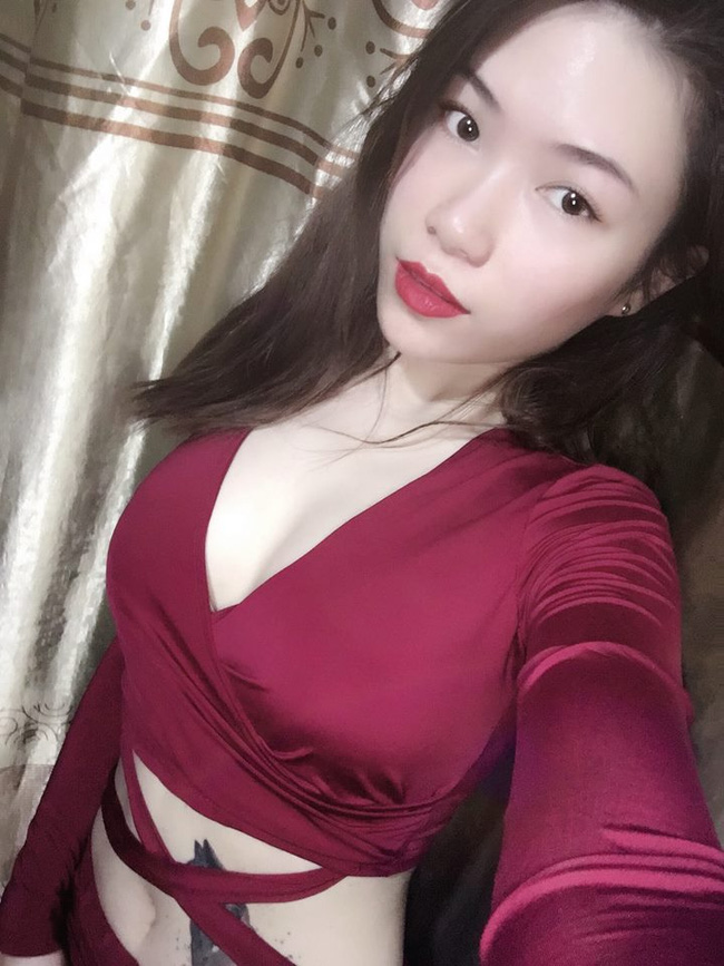 Cô nàng sexy 23 tuổi và thú chơi dị thường: Xăm hình bạn trai kín người - Ảnh 6.