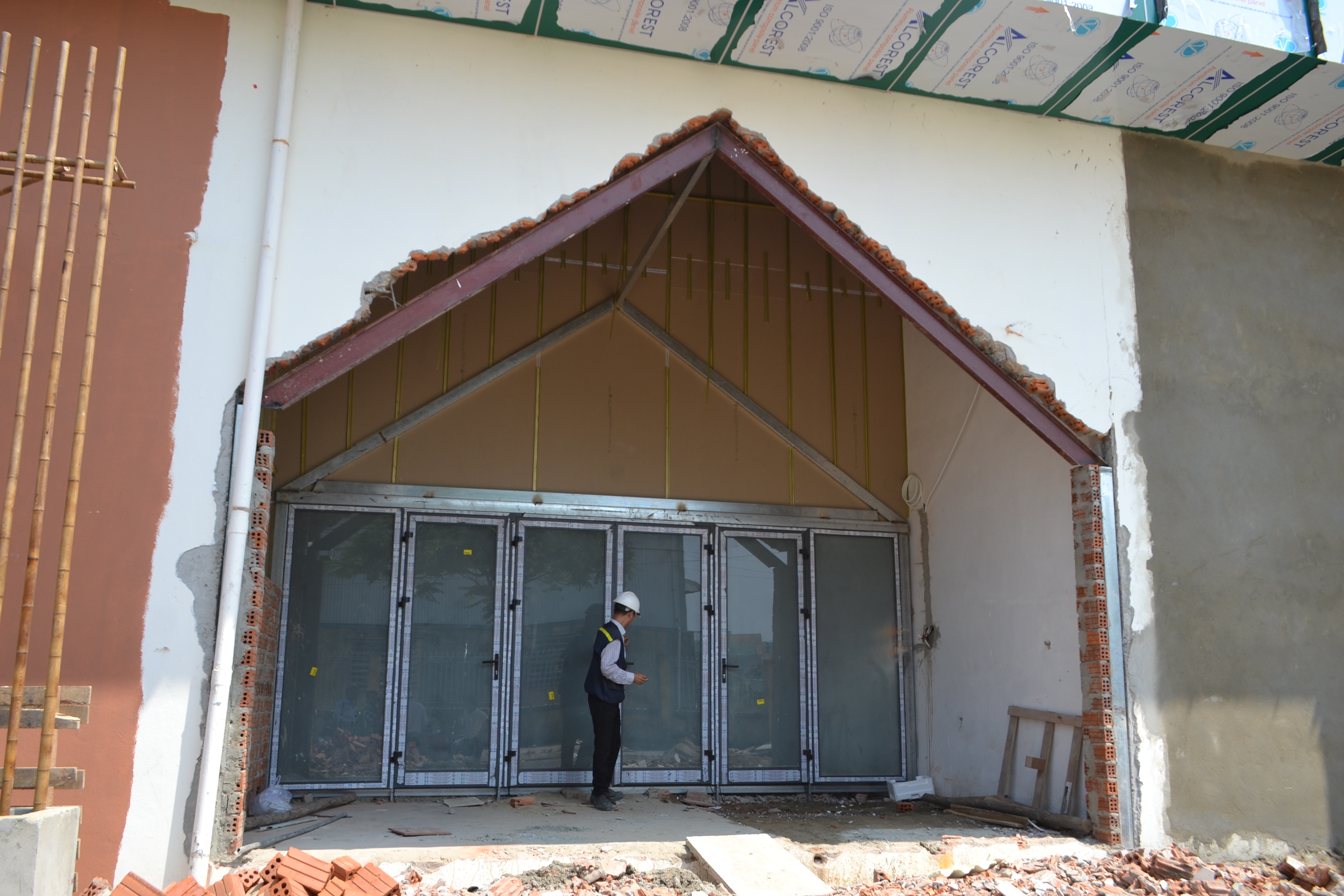 Những người Trung Quốc làm gì ở công trình xây dựng trái phép tại Đà Nẵng? - Ảnh 3. Những người Trung Quốc làm gì ở công trình xây dựng trái phép tại Đà Nẵng? - Ảnh 3.