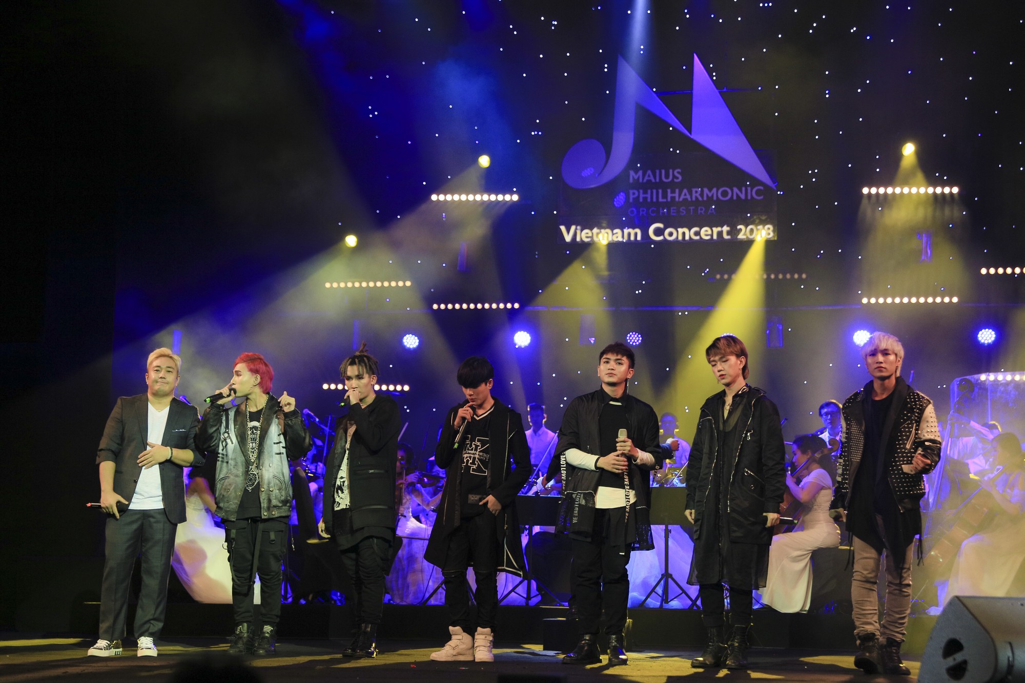 Trấn Thành, Hari Won đột ngột ra Hà Nội đúng 1 đêm, chỉ để nghe So Hyang bắn phá nốt cao - Ảnh 11. Trấn Thành, Hari Won đột ngột ra Hà Nội đúng 1 đêm, chỉ để nghe So Hyang bắn phá nốt cao - Ảnh 11.