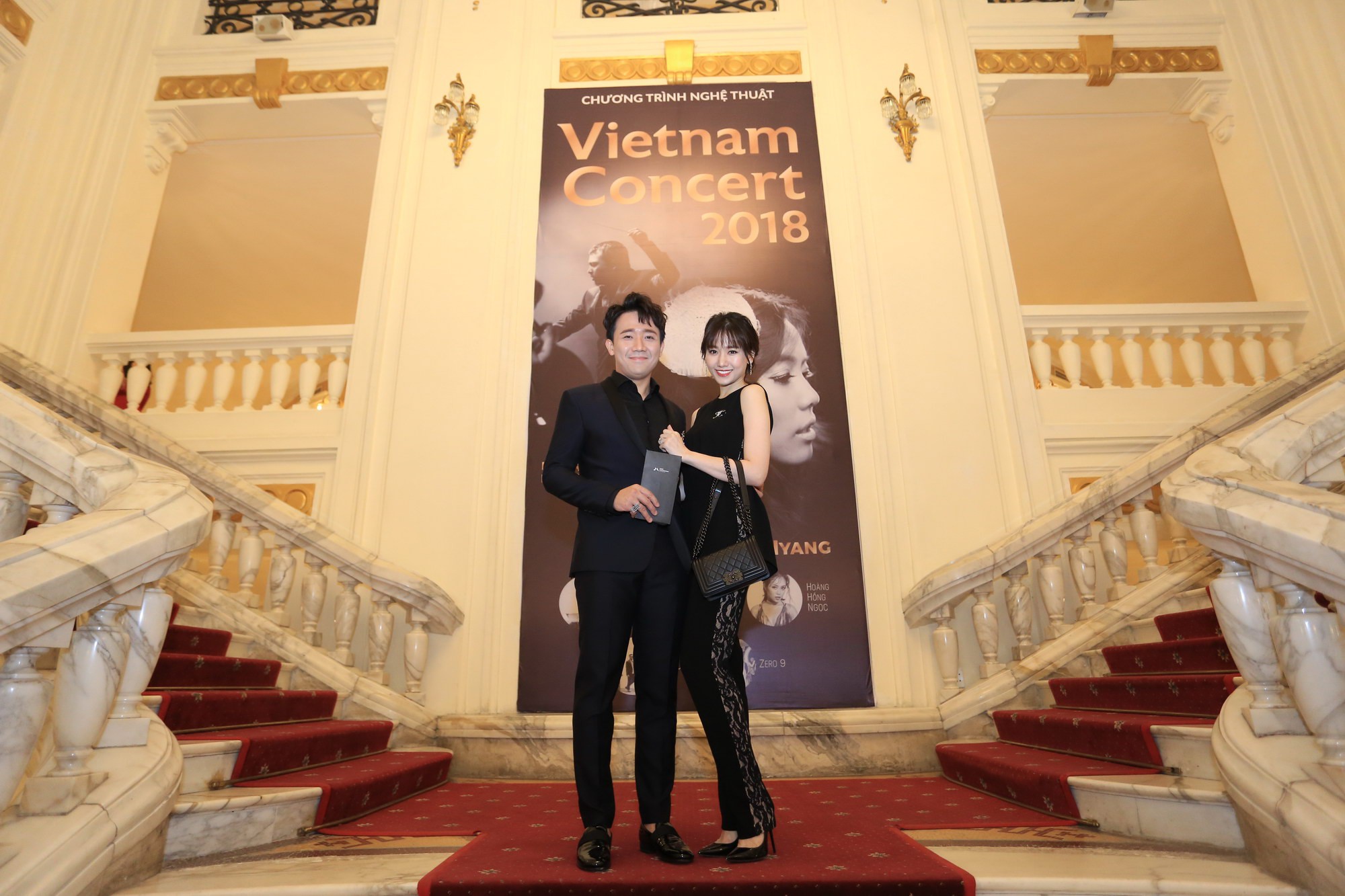 Trấn Thành, Hari Won đột ngột ra Hà Nội đúng 1 đêm, chỉ để nghe So Hyang bắn phá nốt cao - Ảnh 3. Trấn Thành, Hari Won đột ngột ra Hà Nội đúng 1 đêm, chỉ để nghe So Hyang bắn phá nốt cao - Ảnh 3.