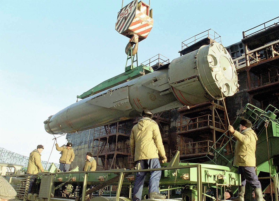 Nếu tên lửa S-400 bắn hạ mục tiêu này, Nga không còn phải sợ gì nữa? - Ảnh 2. Nếu tên lửa S-400 bắn hạ mục tiêu này, Nga không còn phải sợ gì nữa? - Ảnh 2.