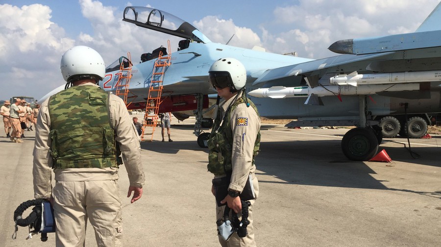 Khủng bố IS có kế hoạch tàn bạo nhắm vào các phi công Nga ở Syria: Đặc biệt nguy hiểm! - Ảnh 1. Khủng bố IS có kế hoạch tàn bạo nhắm vào các phi công Nga ở Syria: Đặc biệt nguy hiểm! - Ảnh 1.