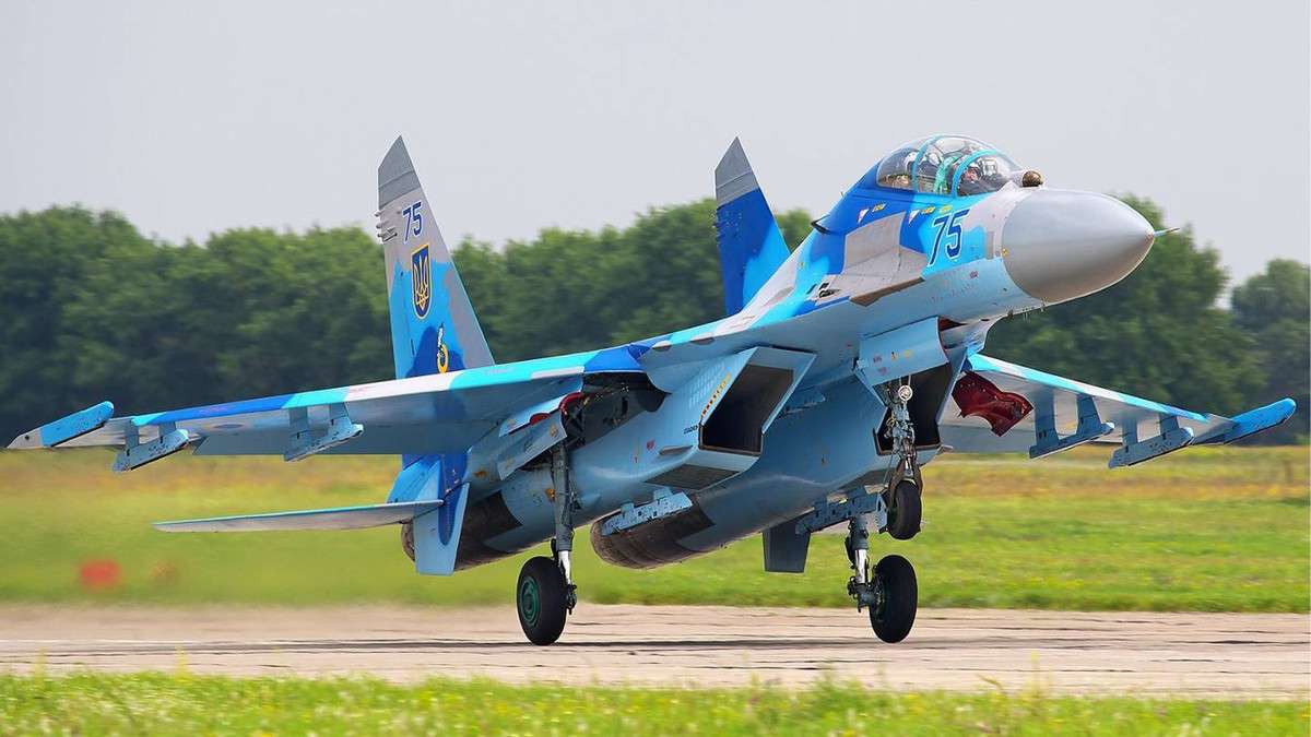 Phi công Mỹ tử nạn ở Ukraine: Sừng sỏ trên F-15 cũng chết dưới tay tiêm kích Su-27 - Ảnh 2. Phi công Mỹ tử nạn ở Ukraine: Sừng sỏ trên F-15 cũng chết dưới tay tiêm kích Su-27 - Ảnh 2.