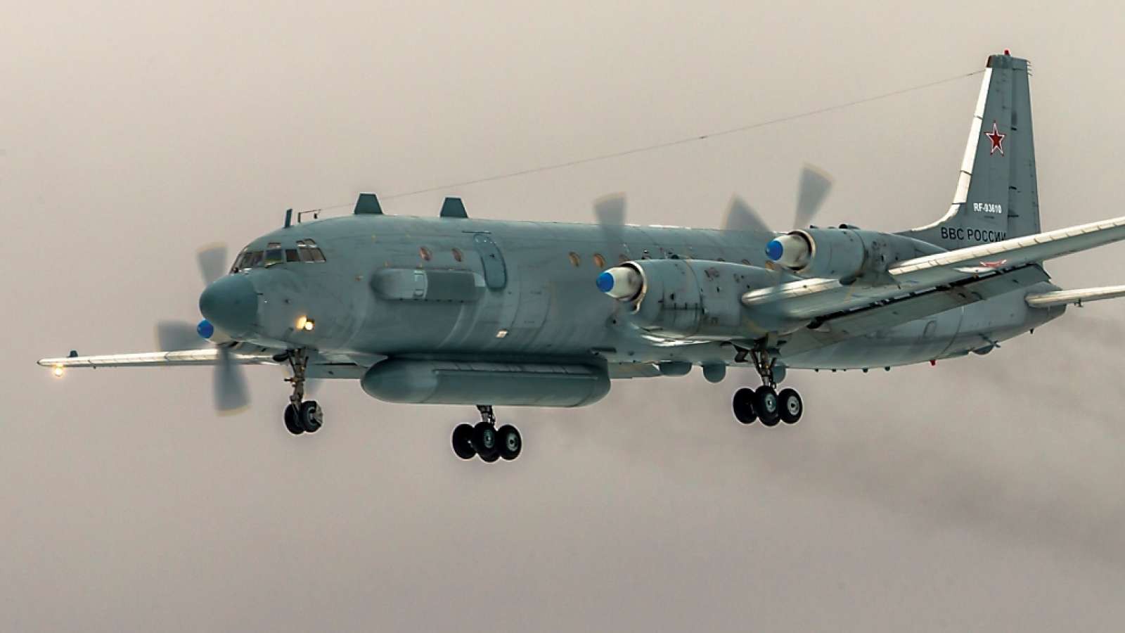 TT Putin và quả đấm thép S-300: Thách thức bất kỳ nước nào dám xâm phạm lãnh thổ Syria! - Ảnh 1. TT Putin và quả đấm thép S-300: Thách thức bất kỳ nước nào dám xâm phạm lãnh thổ Syria! - Ảnh 1.