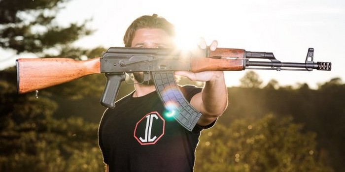 AKG-47: Súng trường tấn công Kalashnikov phiên bản Mỹ - Ảnh 1. AKG-47: Súng trường tấn công Kalashnikov phiên bản Mỹ - Ảnh 1.