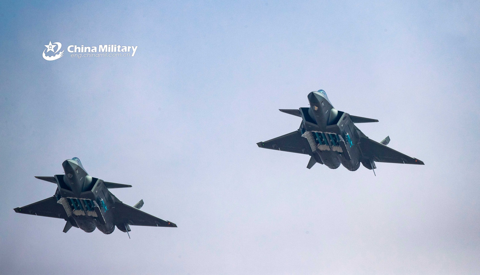 Tiêm kích tàng hình J-20 Trung Quốc: Đáng thất vọng, chưa đủ tuổi để dọa F-22 và F-35 Mỹ - Ảnh 1. Tiêm kích tàng hình J-20 Trung Quốc: Đáng thất vọng, chưa đủ tuổi để dọa F-22 và F-35 Mỹ - Ảnh 1.