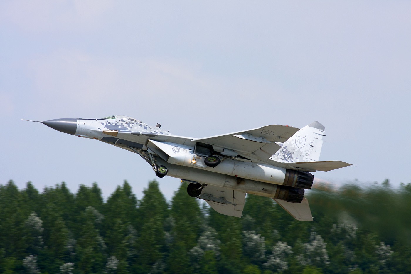 MiG-29, Mi-17 - Vũ khí Nga sắp bị loại không thương tiếc ở nước từng sát cánh cùng Liên Xô - Ảnh 1. MiG-29, Mi-17 - Vũ khí Nga sắp bị loại không thương tiếc ở nước từng sát cánh cùng Liên Xô - Ảnh 1.