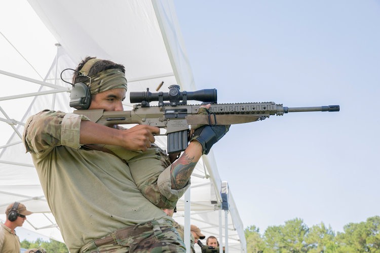 Vượt mặt cả Thủy quân lục chiến, xạ thủ bắn tỉa của Tuần duyên Mỹ đáng gờm như thế nào? - Ảnh 2. Vượt mặt cả Thủy quân lục chiến, xạ thủ bắn tỉa của Tuần duyên Mỹ đáng gờm như thế nào? - Ảnh 2.