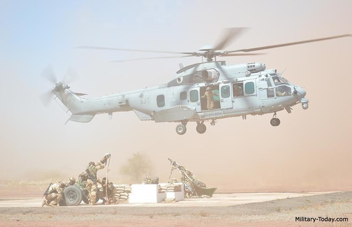 Ảnh: Sức mạnh của trực thăng vận tải chiến thuật tầm xa EC-725 Caracal - Ảnh 4. Ảnh: Sức mạnh của trực thăng vận tải chiến thuật tầm xa EC-725 Caracal - Ảnh 4.