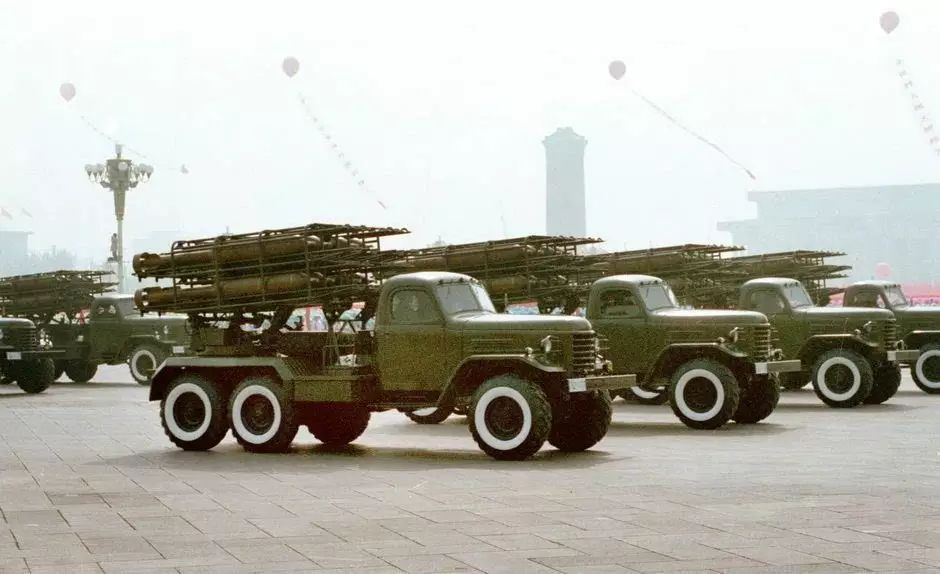 Ngạc nhiên trước hình ảnh Quân đội Trung Quốc cách đây hơn 3 thập kỷ - Ảnh 6. Ngạc nhiên trước hình ảnh Quân đội Trung Quốc cách đây hơn 3 thập kỷ - Ảnh 6.