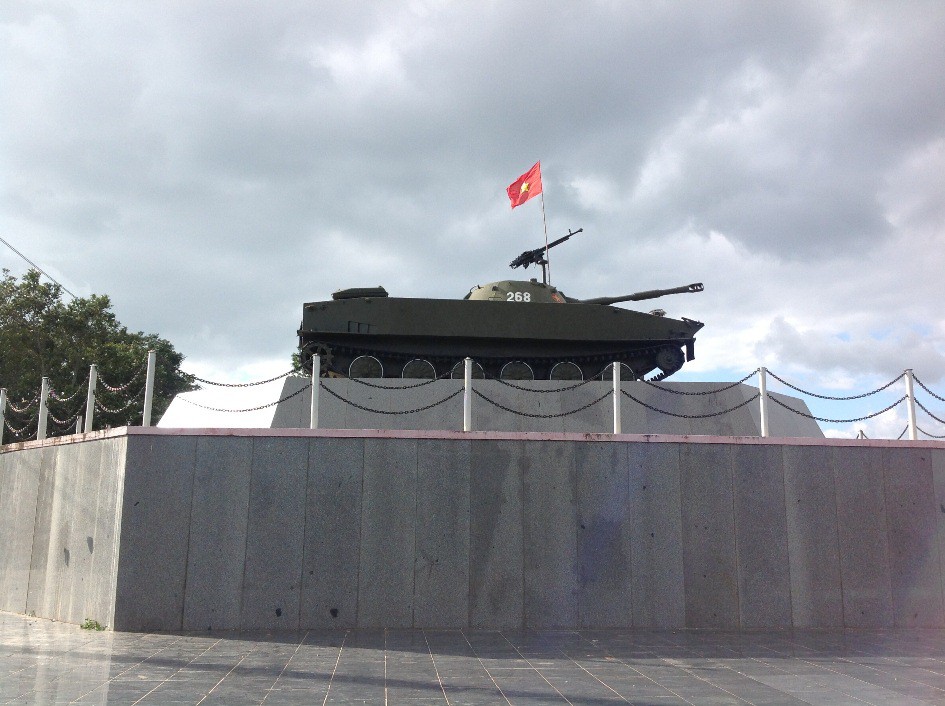 Bạn đồng hành như hình với bóng của xe tăng Việt Nam: Từ T-54 tới T-90 - Ảnh 4. Bạn đồng hành như hình với bóng của xe tăng Việt Nam: Từ T-54 tới T-90 - Ảnh 4.