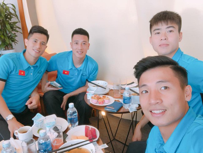 AFF Cup 2018, Đội tuyển Việt Nam, tiền vệ nguyễn huy hùng