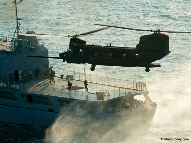 Sức mạnh siêu trực thăng vận tải Boeing MH-47 của Mỹ - Ảnh 6. Sức mạnh siêu trực thăng vận tải Boeing MH-47 của Mỹ - Ảnh 6.