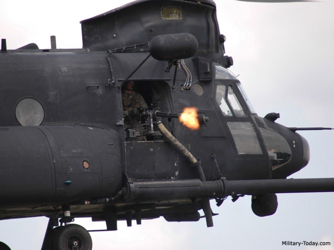 Sức mạnh siêu trực thăng vận tải Boeing MH-47 của Mỹ - Ảnh 8. Sức mạnh siêu trực thăng vận tải Boeing MH-47 của Mỹ - Ảnh 8.
