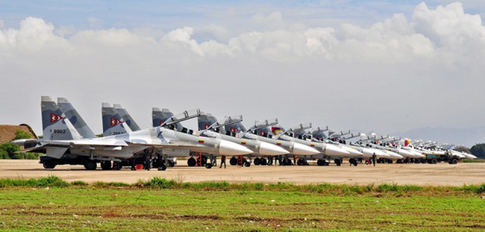 Tu-160 Nga xuất kích: Nuôi quân 3 năm dùng 1 giờ - Mỹ giật mình thon thót - Ảnh 3. Tu-160 Nga xuất kích: Nuôi quân 3 năm dùng 1 giờ - Mỹ giật mình thon thót - Ảnh 3.
