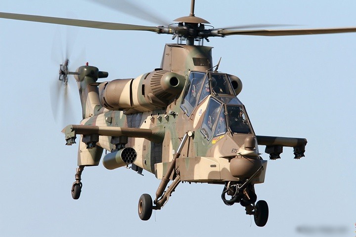 Trực thăng tấn công AH-2 Rooivalk với uy lực không thể xem nhẹ - Ảnh 1. Trực thăng tấn công AH-2 Rooivalk với uy lực không thể xem nhẹ - Ảnh 1.
