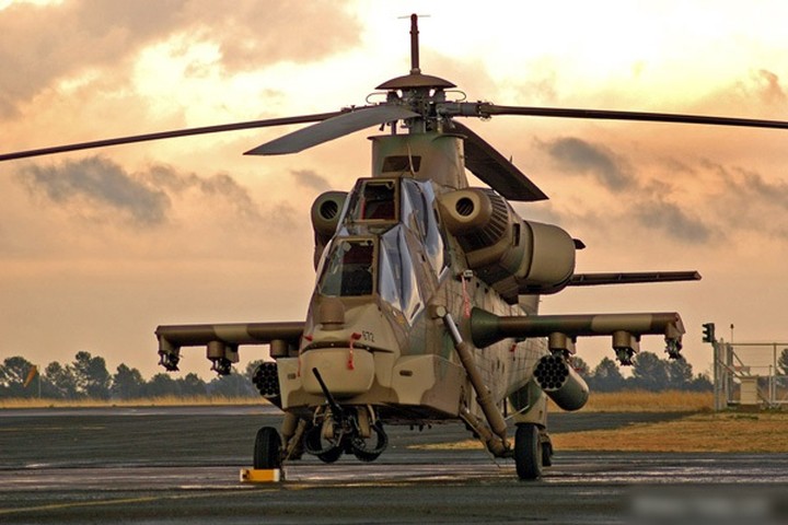 Trực thăng tấn công AH-2 Rooivalk với uy lực không thể xem nhẹ - Ảnh 2. Trực thăng tấn công AH-2 Rooivalk với uy lực không thể xem nhẹ - Ảnh 2.