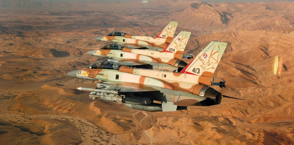 Israel tấn công: PK Syria lúng túng, tên lửa S-300 tránh thiệt hại - Ảnh 2. Israel tấn công: PK Syria lúng túng, tên lửa S-300 tránh thiệt hại - Ảnh 2.
