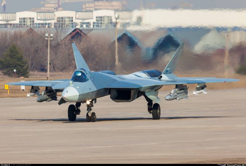Tiêm kích tàng hình Su-57: Từ trạng thái trần trụi tới lớp sơn ngụy trang độc đáo - Ảnh 1. Tiêm kích tàng hình Su-57: Từ trạng thái trần trụi tới lớp sơn ngụy trang độc đáo - Ảnh 1.