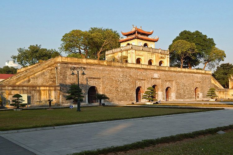 Nhà Lý ra đời, dời đô về Thăng Long, ban hành bộ luật đầu tiên của nước ta - Ảnh 1. Nhà Lý ra đời, dời đô về Thăng Long, ban hành bộ luật đầu tiên của nước ta - Ảnh 1.