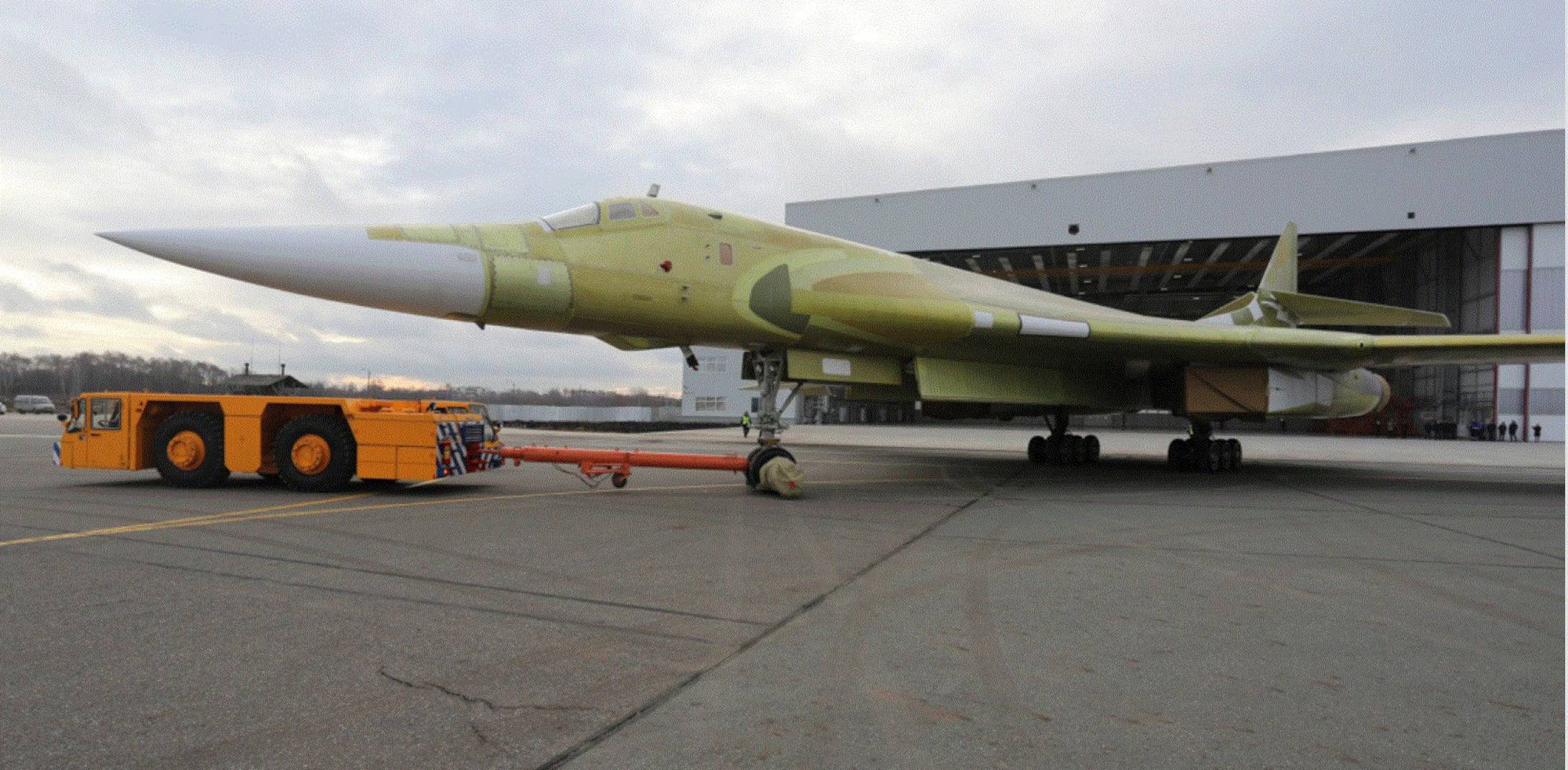 Xe tăng Armata, tên lửa Yars và tiêm kích Su-57 đã mắc kẹt trong nhà máy: TT Putin ra tay - Ảnh 4. Xe tăng Armata, tên lửa Yars và tiêm kích Su-57 đã mắc kẹt trong nhà máy: TT Putin ra tay - Ảnh 4.