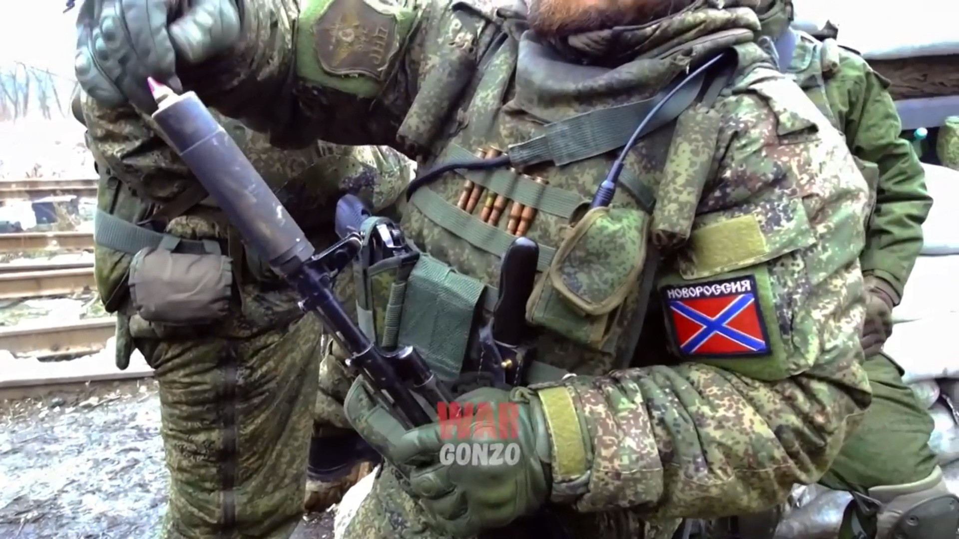 Độ chế để bắn đạn phòng không 23 mm từ súng trường tấn công AK-74 - Ảnh 1. Độ chế để bắn đạn phòng không 23 mm từ súng trường tấn công AK-74 - Ảnh 1.