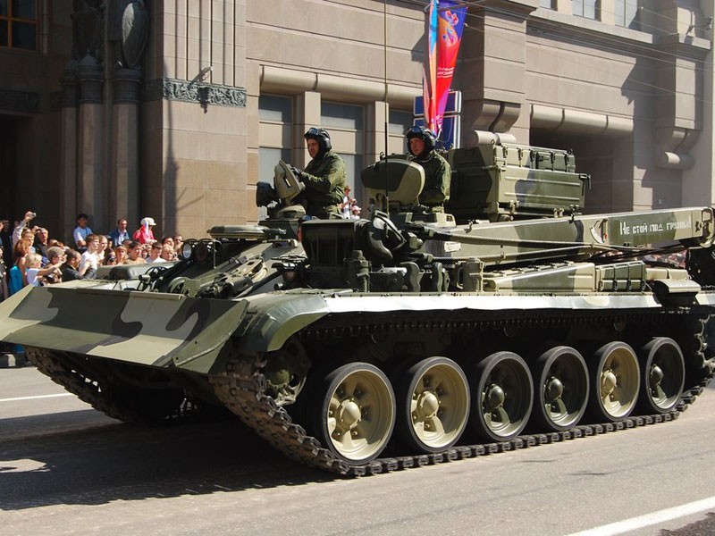 Phương tiện đặc biệt đi kèm xe tăng T-90 Nga vừa gửi cho Iraq - Ảnh 3. Phương tiện đặc biệt đi kèm xe tăng T-90 Nga vừa gửi cho Iraq - Ảnh 3.