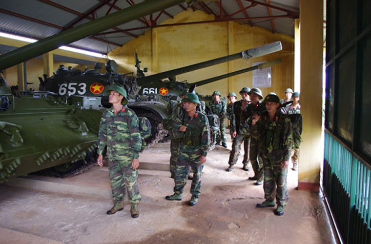 Bữa tất niên không thể nào quên bên bờ sông Sê rê pốc của lính xe tăng: Con ba ba khổng lồ - Ảnh 3. Bữa tất niên không thể nào quên bên bờ sông Sê rê pốc của lính xe tăng: Con ba ba khổng lồ - Ảnh 3.