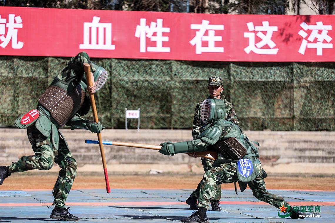 Khốc liệt bài tập đối kháng của Cảnh sát vũ trang Trung Quốc - Ảnh 2. Khốc liệt bài tập đối kháng của Cảnh sát vũ trang Trung Quốc - Ảnh 2.