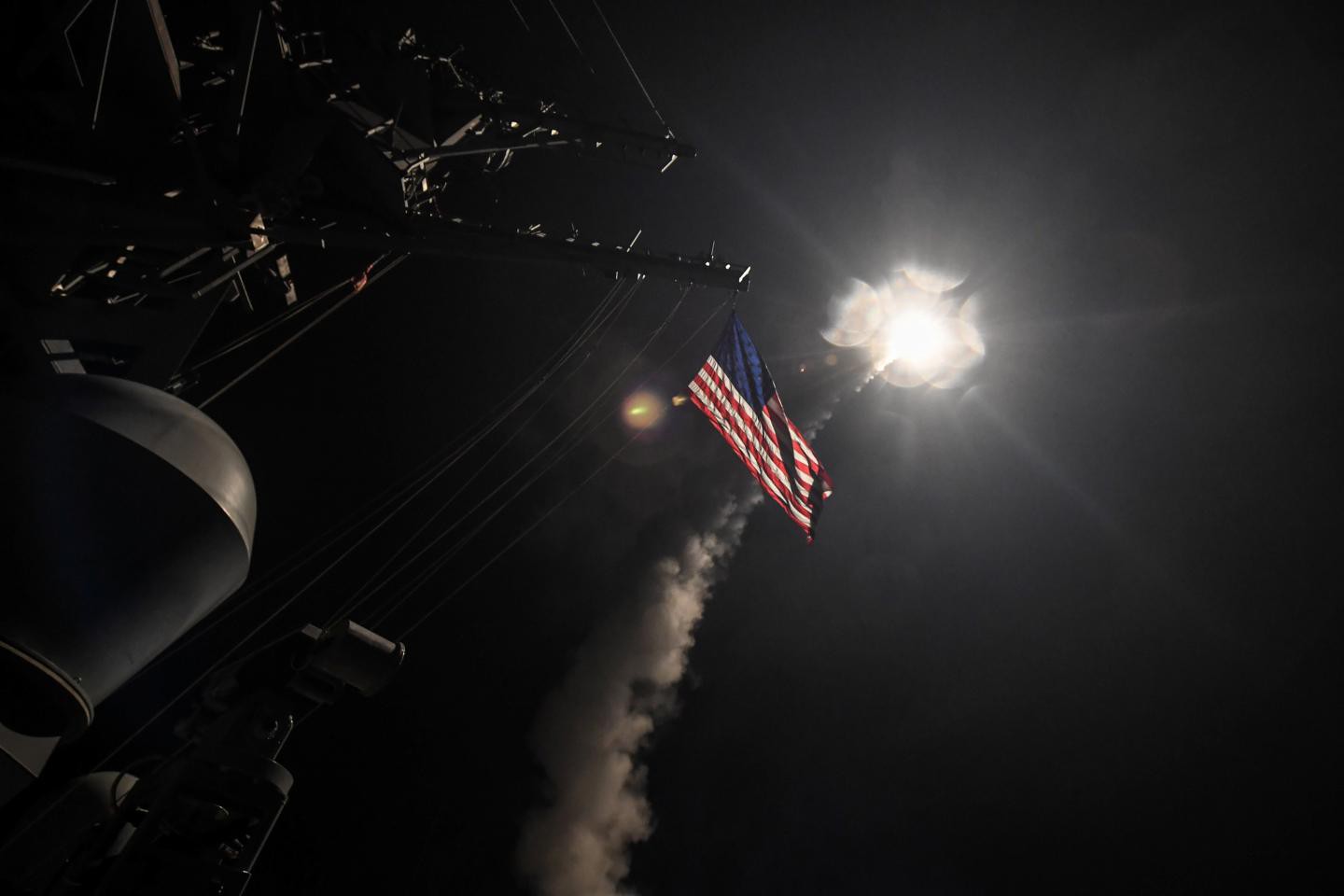 Nga – Mỹ đối đầu ở Syria: Cực đỉnh sẽ là các cuộc trả đũa hạt nhân ồ ạt? - Ảnh 3. Nga – Mỹ đối đầu ở Syria: Cực đỉnh sẽ là các cuộc trả đũa hạt nhân ồ ạt? - Ảnh 3.