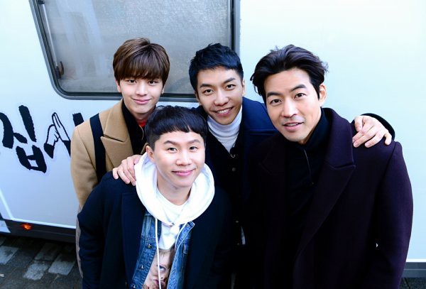 HOT: Ngộ Không Lee Seung Gi, mỹ nam Yook Sung Jae và dàn sao siêu hot sắp sang Việt Nam thăm HLV Park của U23 - Ảnh 2.