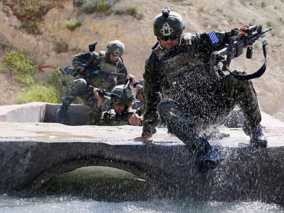 Đột kích lò đào tạo đặc nhiệm tinh nhuệ cho cả thế giới - Ảnh 15. Đột kích lò đào tạo đặc nhiệm tinh nhuệ cho cả thế giới - Ảnh 15.