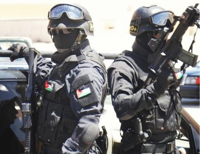 Đột kích lò đào tạo đặc nhiệm tinh nhuệ cho cả thế giới - Ảnh 7. Đột kích lò đào tạo đặc nhiệm tinh nhuệ cho cả thế giới - Ảnh 7.