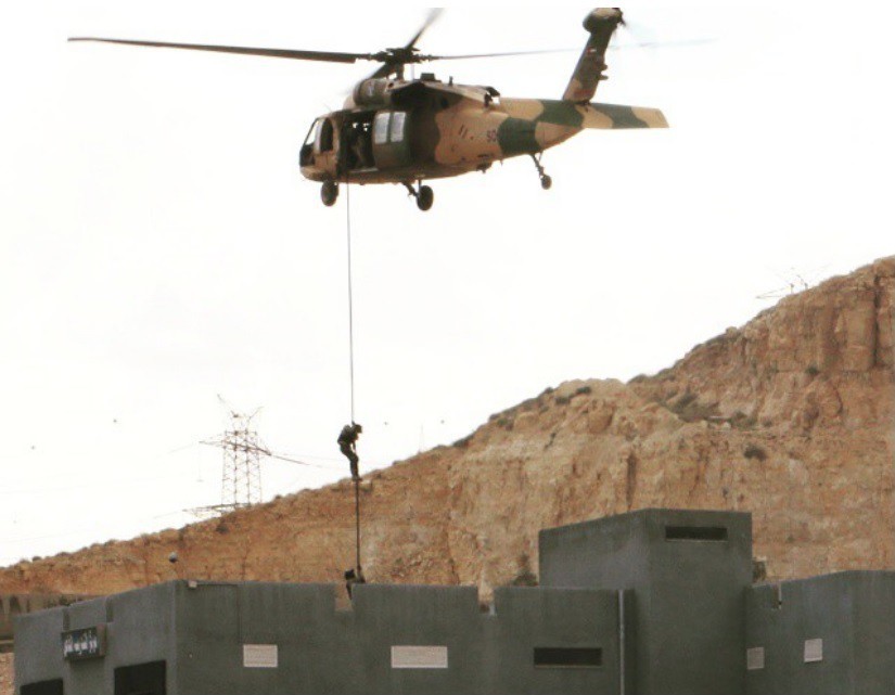 Đột kích lò đào tạo đặc nhiệm tinh nhuệ cho cả thế giới - Ảnh 8. Đột kích lò đào tạo đặc nhiệm tinh nhuệ cho cả thế giới - Ảnh 8.