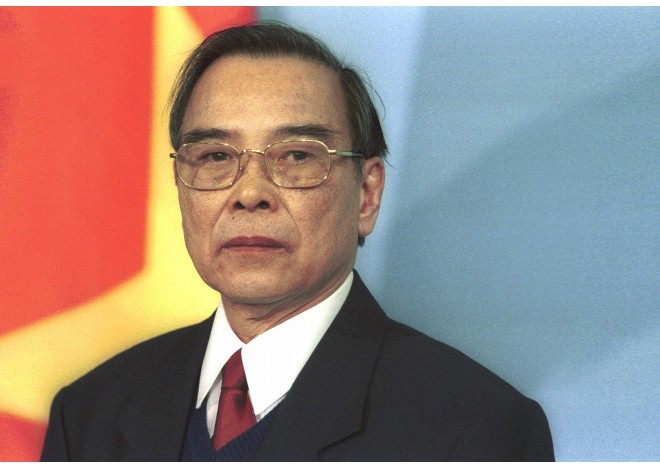 Ông Sáu Khải - Người cha nguyện đánh đổi cả thân thể, sức khỏe, chức vụ để con gái khỏi bệnh - Ảnh 3. Ông Sáu Khải - Người cha nguyện đánh đổi cả thân thể, sức khỏe, chức vụ để con gái khỏi bệnh - Ảnh 3.