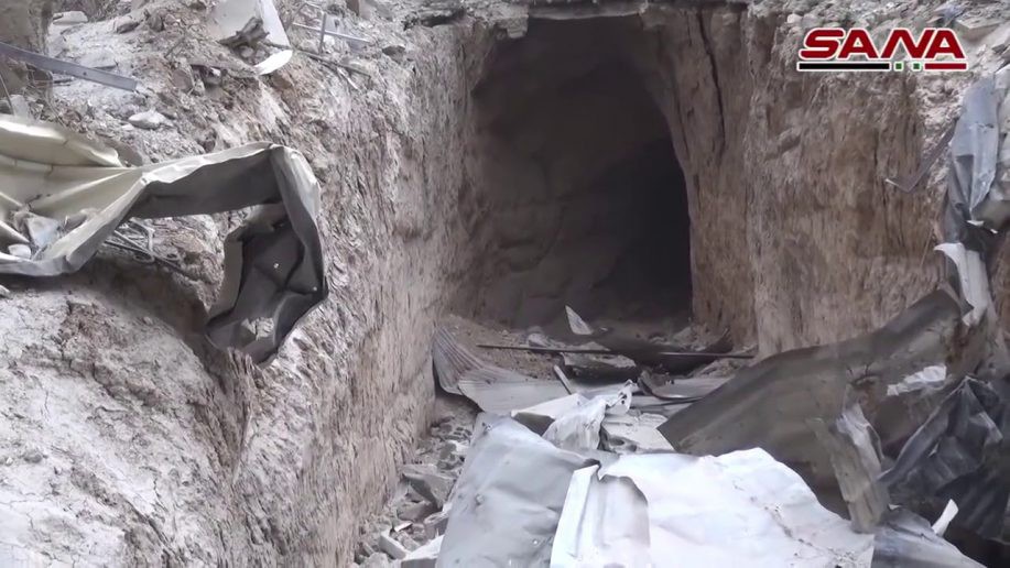 Kiệt tác đường hầm phiến quân Syria bị xóa sổ trong nháy mắt: Vĩnh viễn về với cát bụi - Ảnh 1. Kiệt tác đường hầm phiến quân Syria bị xóa sổ trong nháy mắt: Vĩnh viễn về với cát bụi - Ảnh 1.