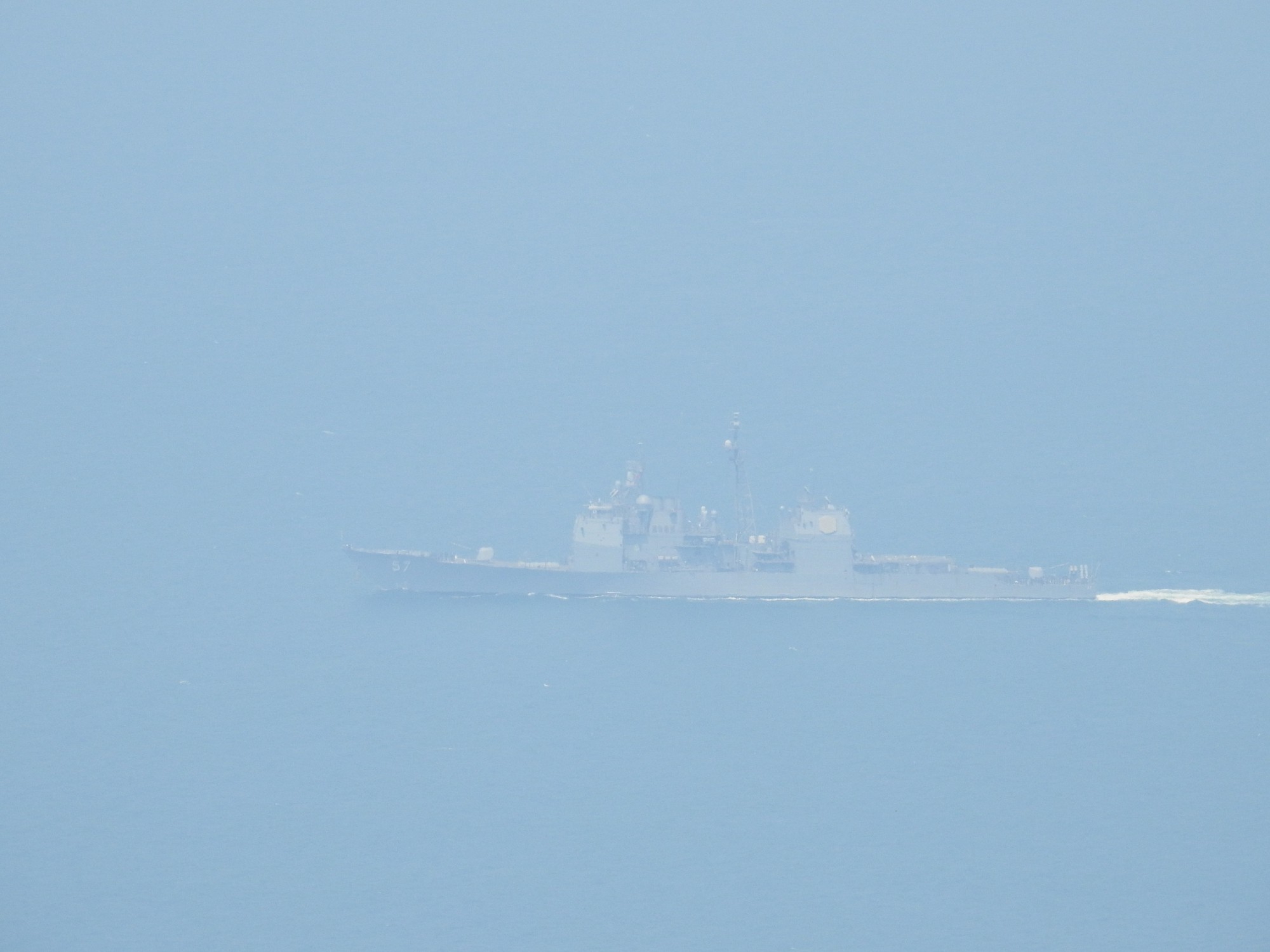 Tàu sân bay Mỹ và nhóm tàu hộ tống thả neo tại Đà Nẵng - Ảnh 18. Tàu sân bay Mỹ và nhóm tàu hộ tống thả neo tại Đà Nẵng - Ảnh 18.