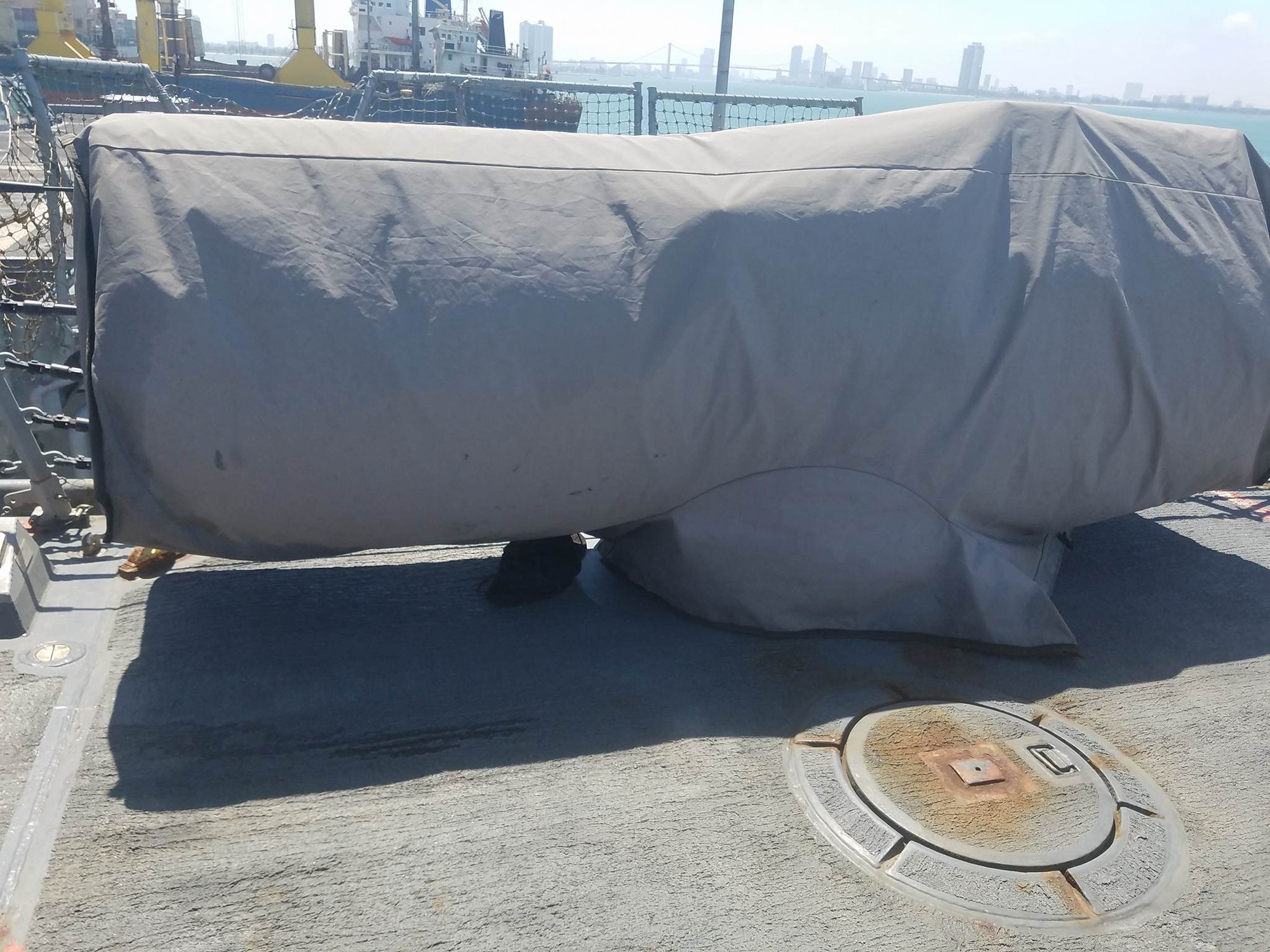 Mục kích dàn vũ khí biểu tượng cho sức mạnh Mỹ trên tàu khu trục USS Wayne E. Meyer - Ảnh 10. Mục kích dàn vũ khí biểu tượng cho sức mạnh Mỹ trên tàu khu trục USS Wayne E. Meyer - Ảnh 10.